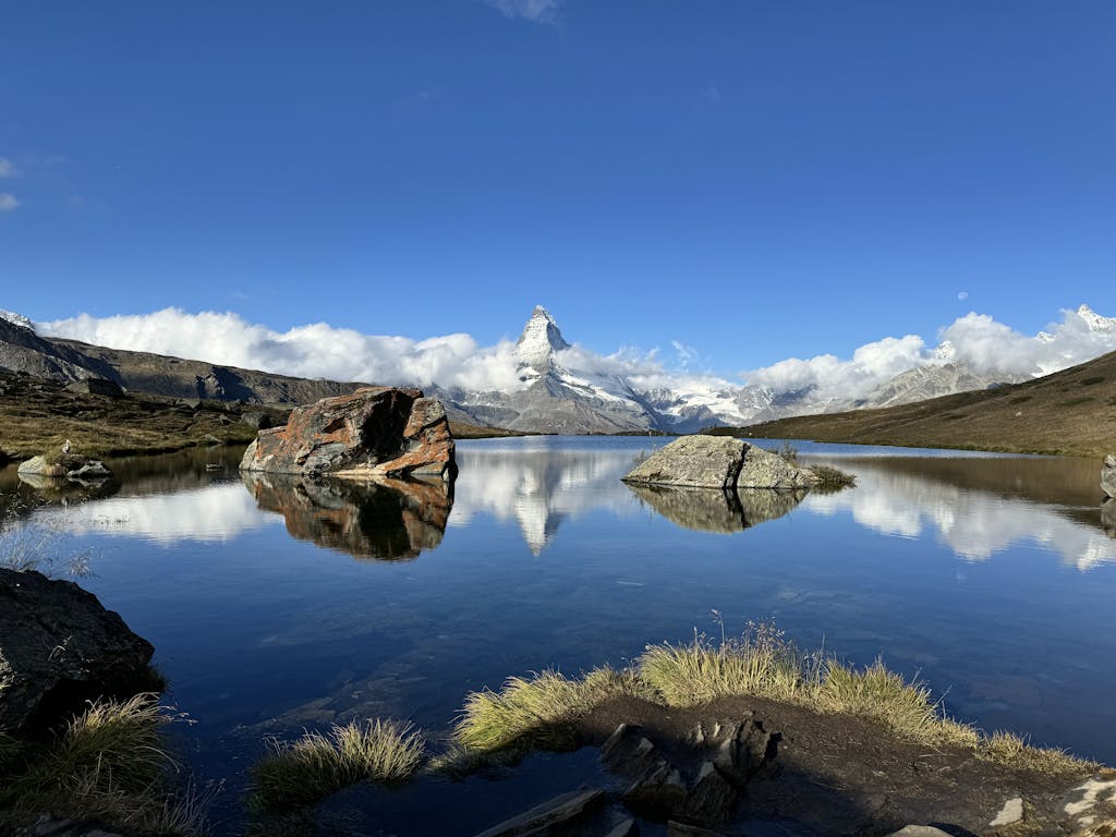 Matterhorn . Reflection in the lake.